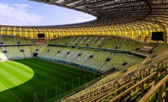 Finalja e Europa League luhet me tifozë, UEFA fillon shitjen e biletave online