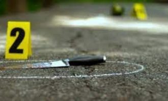 Një person theret me thikë në sheshin e Vushtrrisë