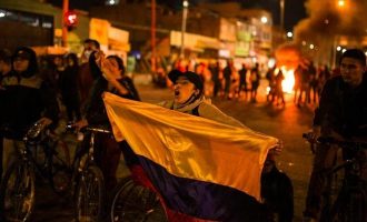Katër persona kanë humbur jetën nga protestat kundër qeverisë kolumbiane
