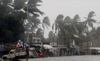 Të paktën dy të vdekur ndërsa Cikloni Yaas shkatërron Indinë