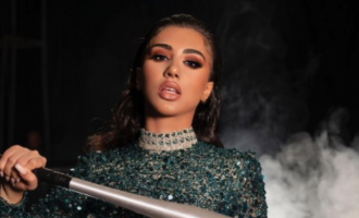 Gjira ‘sulmon’ Melindën: Në mars i ka vdekur nëna, e në maj lanson këngë duke “u dridh” me tanga