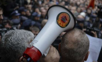 Nga OVL e UÇK-së kërkojnë dorëheqjen e Donika Gërvallës