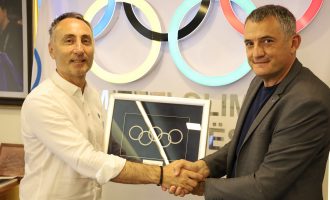 Ismet Krasniqi priti në takim drejtuesit e FSHK