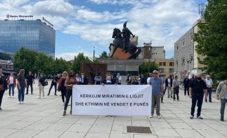 Punëtorët e Lotarisë protestojnë sot sërish