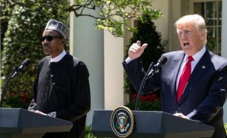 Trump del kundër Twitter-it, përshëndetë ndalimin e përdorimit të tij në këtë vend