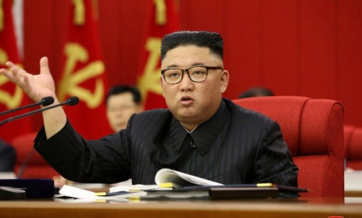 Kim Jong-un pranon që Koreja e Veriut po përballet me mungesë ushqimi