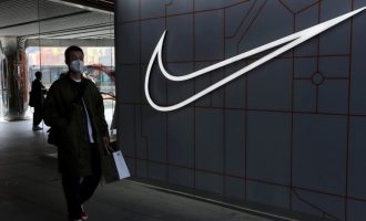 Shefi ekzekutiv i “Nike” thotë se firma është e Kinës dhe për Kinën
