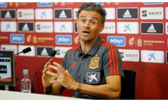 Enrique kërkon vaksinimin e lojtarëve të tij