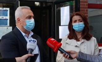 VV e kënaqur me procesin e vaksinimit te “1 Tetori”, PDK kritikon për mosorganizim