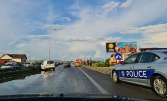 Tre të lënduar në një aksident në rrugën Prishtinë-Pejë