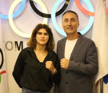 Presidenti Krasniqi priti në takim boksieren Donjeta Sadiku