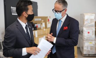 Japonia i dhuron Kosovës pajisje mjekësore në vlerë prej 810 mijë eurove