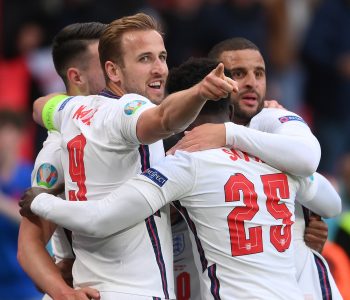 LIVE: Anglia fiton ndaj Çekisë për të rimarr kreun e tabelës