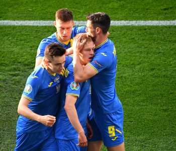 Ukraina arrinë fitore në sekondat e fundit të vazhdimeve kundër Suedisë