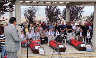 Bahtiri me mesazh për institucionet pas varrimit të tre personave që u vranë gjatë luftës