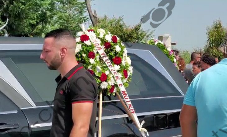 Varrosen katër anëtarët e familjes që dje vdiqën në aksident trafiku në Vlorë