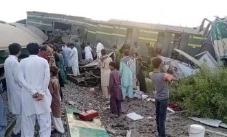 35 të vdekur nga përplasja e dy trenave në Pakistan