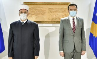 Kryeministri Kurti takohet me kryemyftiun Tërnava, flasin për vështirësitë e pandemisë