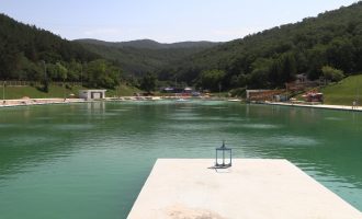 Sot hapet pishina e Gërmisë