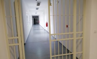 Drogën e fshehur në gojë i burgosuri deshi ta fuste në Qendrën e Paraburgimit në Prishtinë