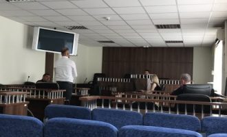 Ish-kryeshefi i kompanisë së mbeturinave në Mitrovicë pranon fajësinë për korrupsion