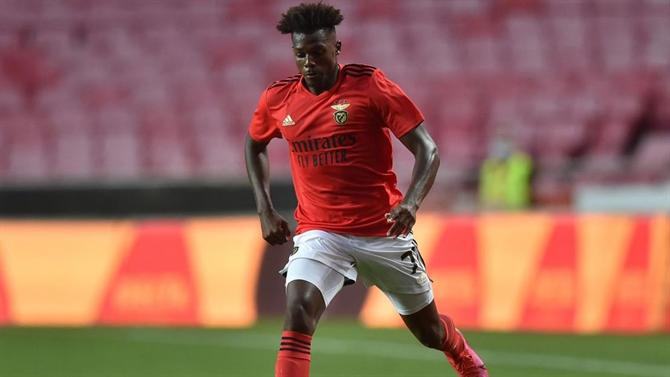 Arsenal transferon yllin e Benficas