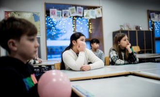 Danimarka do t’i imunizojë 12-15 vjeçarët kundër COVID-19 përpara dimrit