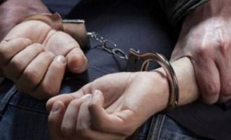 Vodhi orën e shtrenjtë dhe iku nga shtëpia, arrestohet