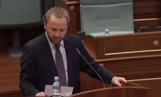 Tahiri-Qeverisë: Ndaleni punësimet partiake të nipave dhe mbesave