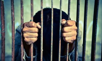 Mbi 1 mijë e 600 të pafajshëm u dërguan në burg