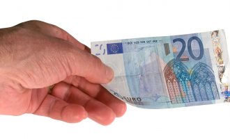 Ofroi 20 euro ryshfet për ta kaluar kufirin, arrestohet në Qafë Prush