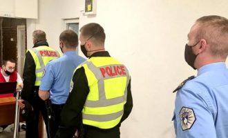 Fillon vaksinimi kundër COVID-19 i policëve