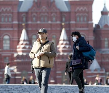 Varianti Delta i COVID-19 godet Rusinë