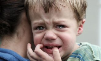 Lipjan: Nëna e godet fëmijën me mjet të fortë, babai ankohet në polici