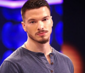 Në çfarë gjendje është Andi pas rrahjes