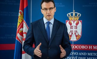 Petkoviq thotë se shqiptarët “e përndjeken” serben që u kthye në Gjakovë