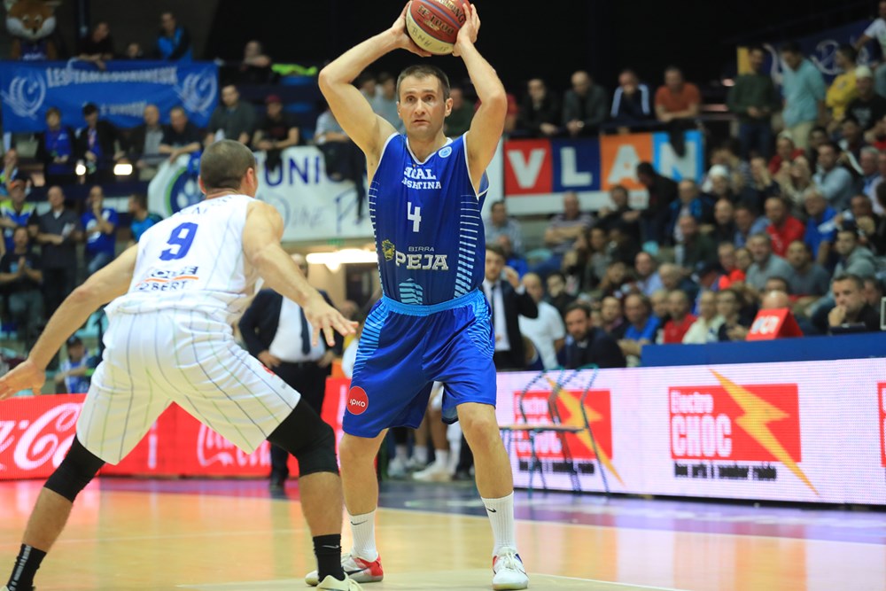 Zyrtare: Penzionohet legjenda e basketbollit shqiptar, Edmond Azemi