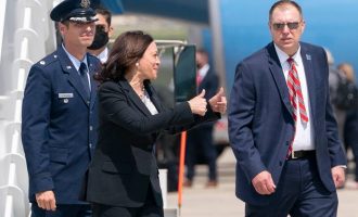 Avioni i zëvendëspresidentes së SHBA-së bëri ulje të detyruar për shkak të problemeve teknike