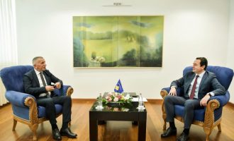 Kurti takohet me Kamberin, flasin për të drejtat e shqiptarëve në Serbi