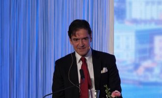 Ish-këshilltari i Ahtisaarit: Marrëveshja me njohje mes Kosovës dhe Serbisë ideale