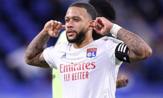 Barcelona zyrtarizon transferimin e Memphis Depay