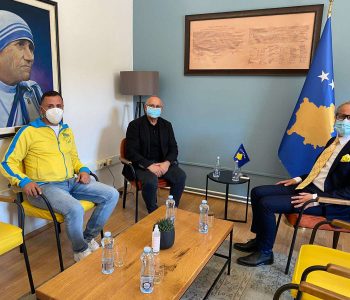 Presidenti i FFK-së, Agim Ademi, u takua me ministrin, Arben Vitia