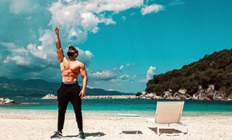 Jeta luksoze e Capital T, kaq shpenzon vetëm për një palë syze