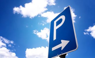 Parkingu bëhet shkak që gjashtë persona të rrahen mes veti