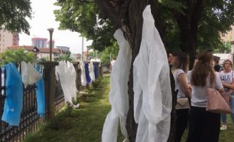 Protestë para MSH-së, kërkohet vazhdimi i kontratave për mbi 300 infermierë