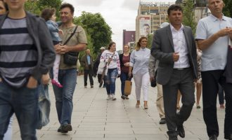 Gati gjysma e të rinjve deri 24 vjeç në Kosovë janë papunë