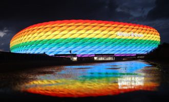 Refuzohet kërkesa e Mynihut për ndriçimin e stadiumit me ngjyra ylberi