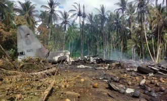 17 të vrarë nga rrëzimi i një avioni në Filipine