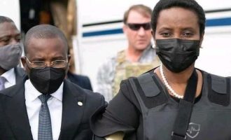 E veja e presidentit të Haitit rikthehet në shtëpi e veshur me jelek antiplumb