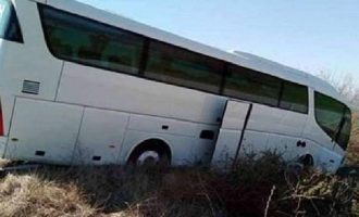 Autobusi del nga rruga, vdes një person e lëndohen 9 të tjerë në Shqipëri